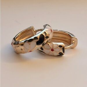 🌸FLORAL HINGED HOOP EARRINGS🌸